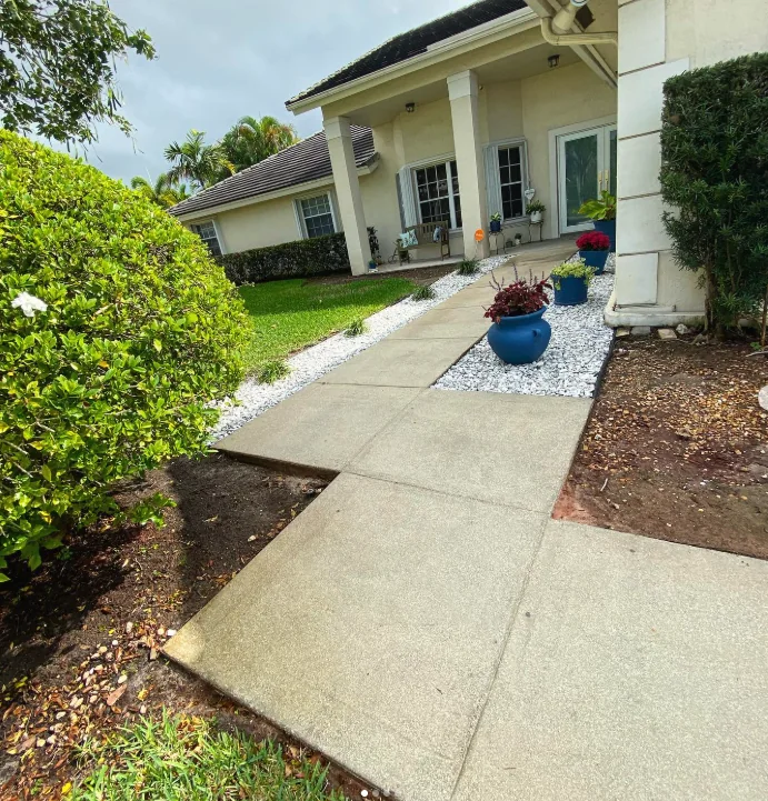 Concrete front walkway cleaning. — after